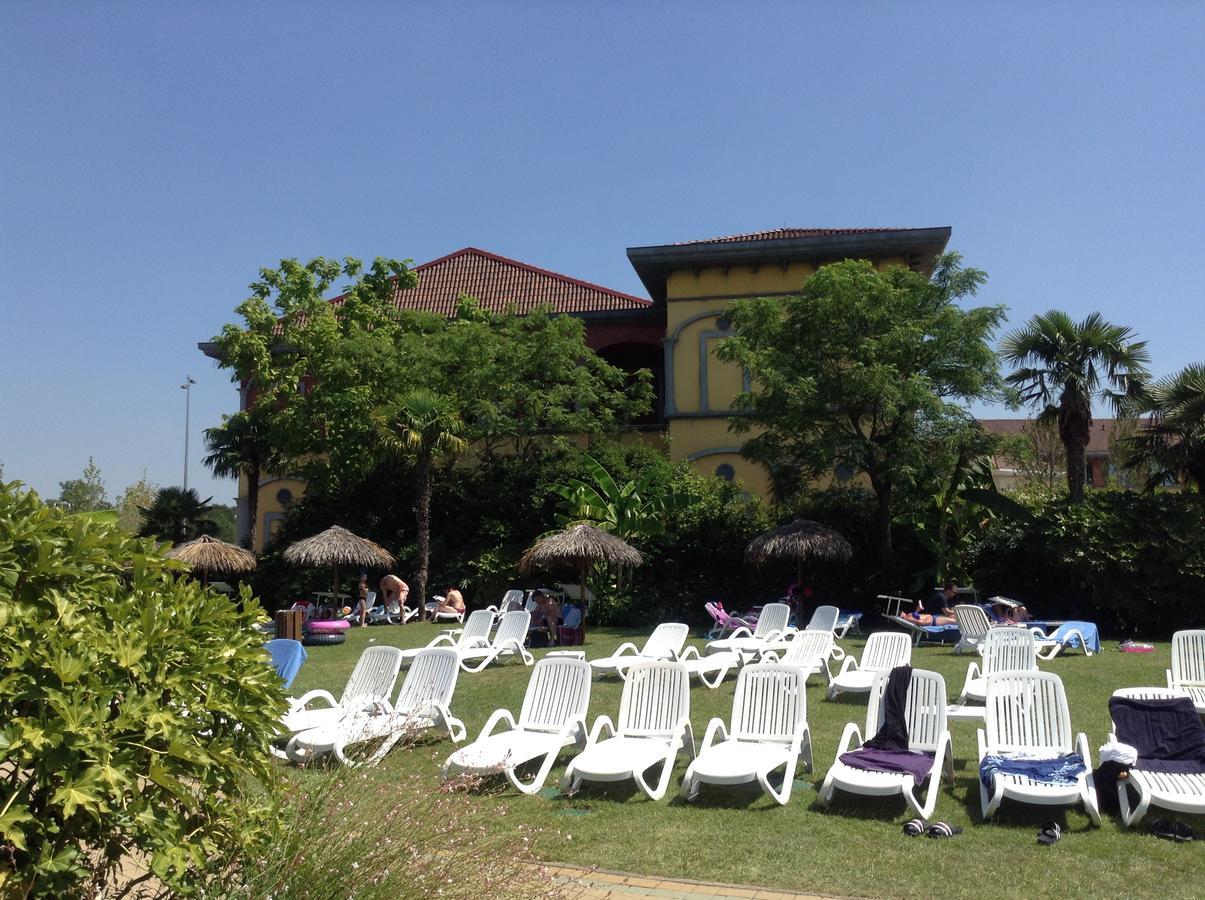 加达云霄乐园冒险酒店 卡斯特努沃德加尔达 外观 照片